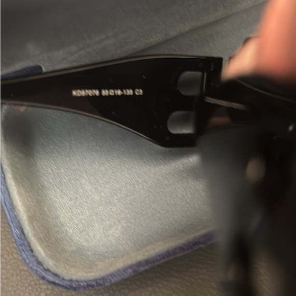 Fashion  Black sunglasses - Picture 1 of 5